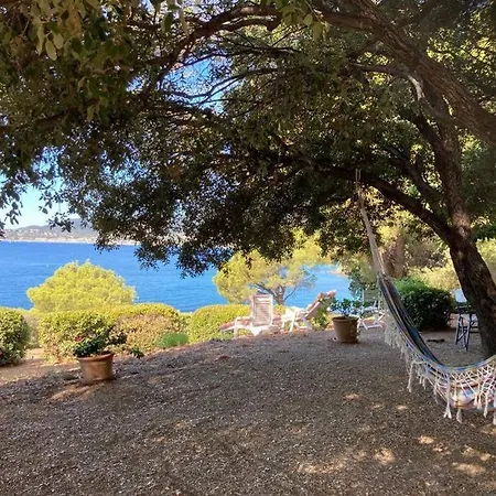Villa Nouveau : Front De Mer Avec Acces Plage La Croix-Valmer